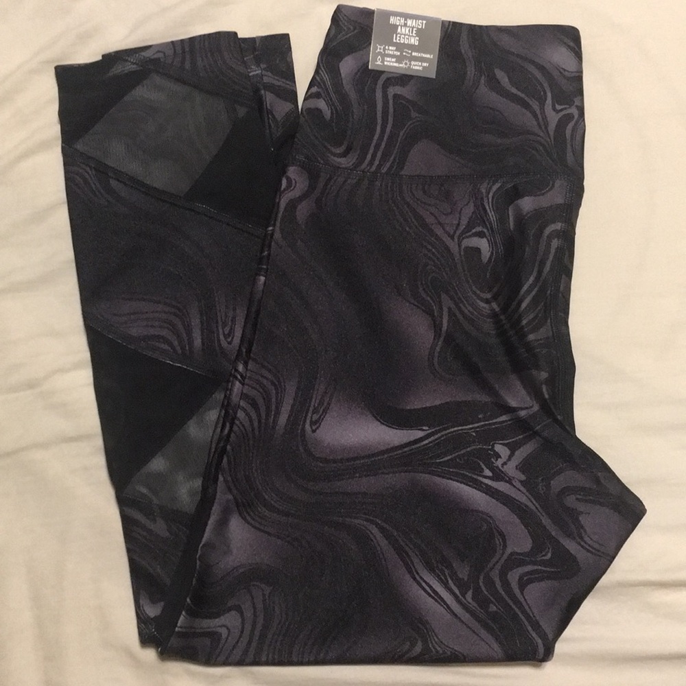 NWT VS Pink High-Waisted Ankle Legging